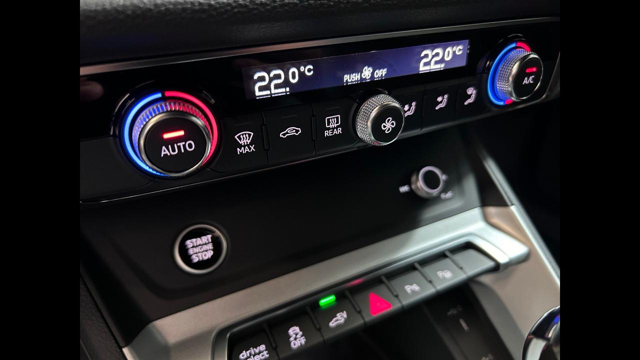 Audi Q3 45 TFSI E S TRONIC