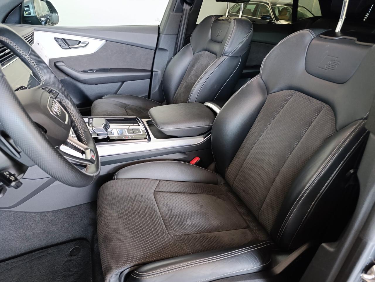 Audi Q8 55 3.0 tfsi mhev Sport quattro tiptronic
