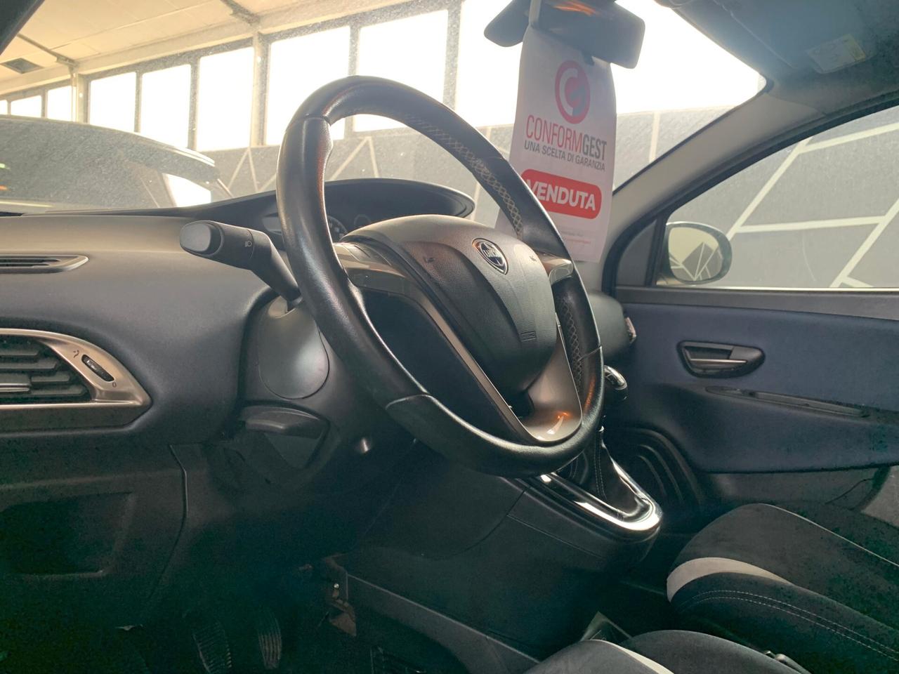 Lancia Ypsilon 1.3 MJT 16V 95 CV 5 porte NEOPATENTATI