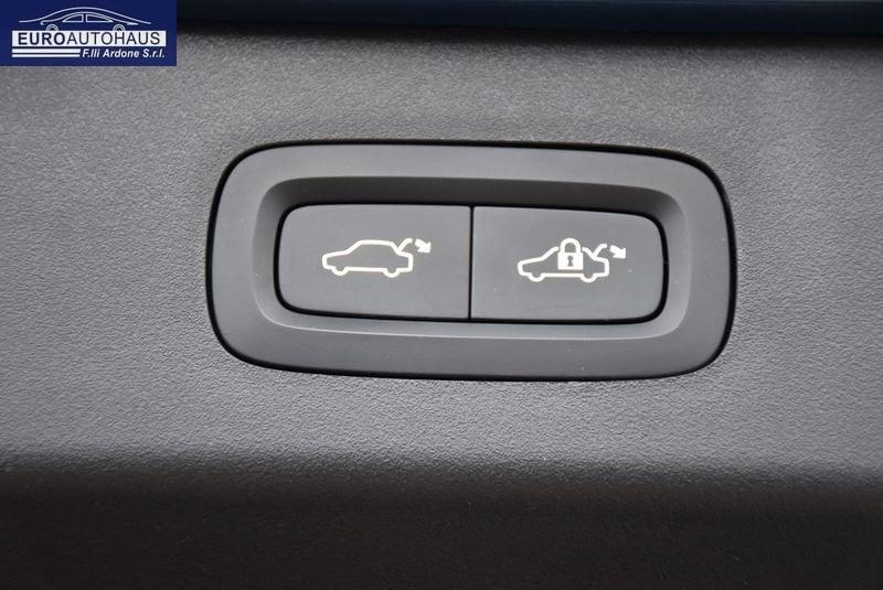 Lynk & Co 01 01 1.5 192KW PHEV DCT 6.6 KW OBC