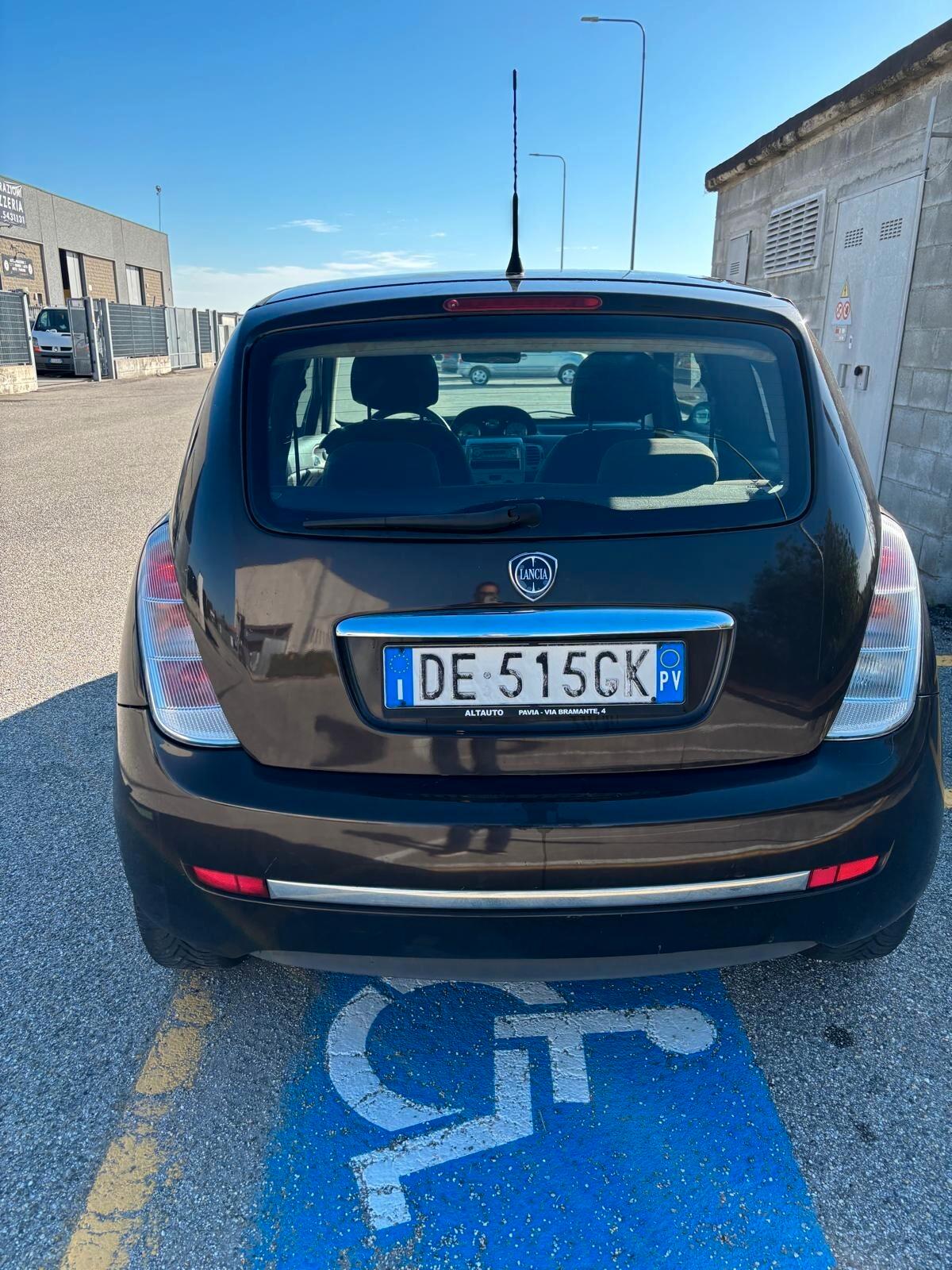 Lancia Ypsilon 1.3 MJT 75 CV Argento