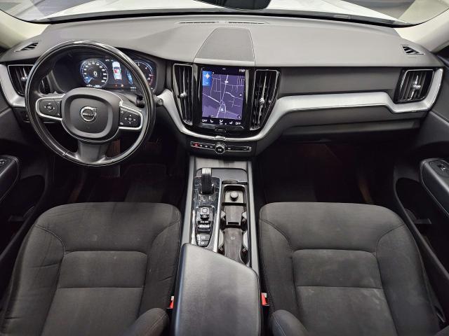 Volvo XC60 XC60 II 2018 2.0 b4 Momentum Pro awd auto