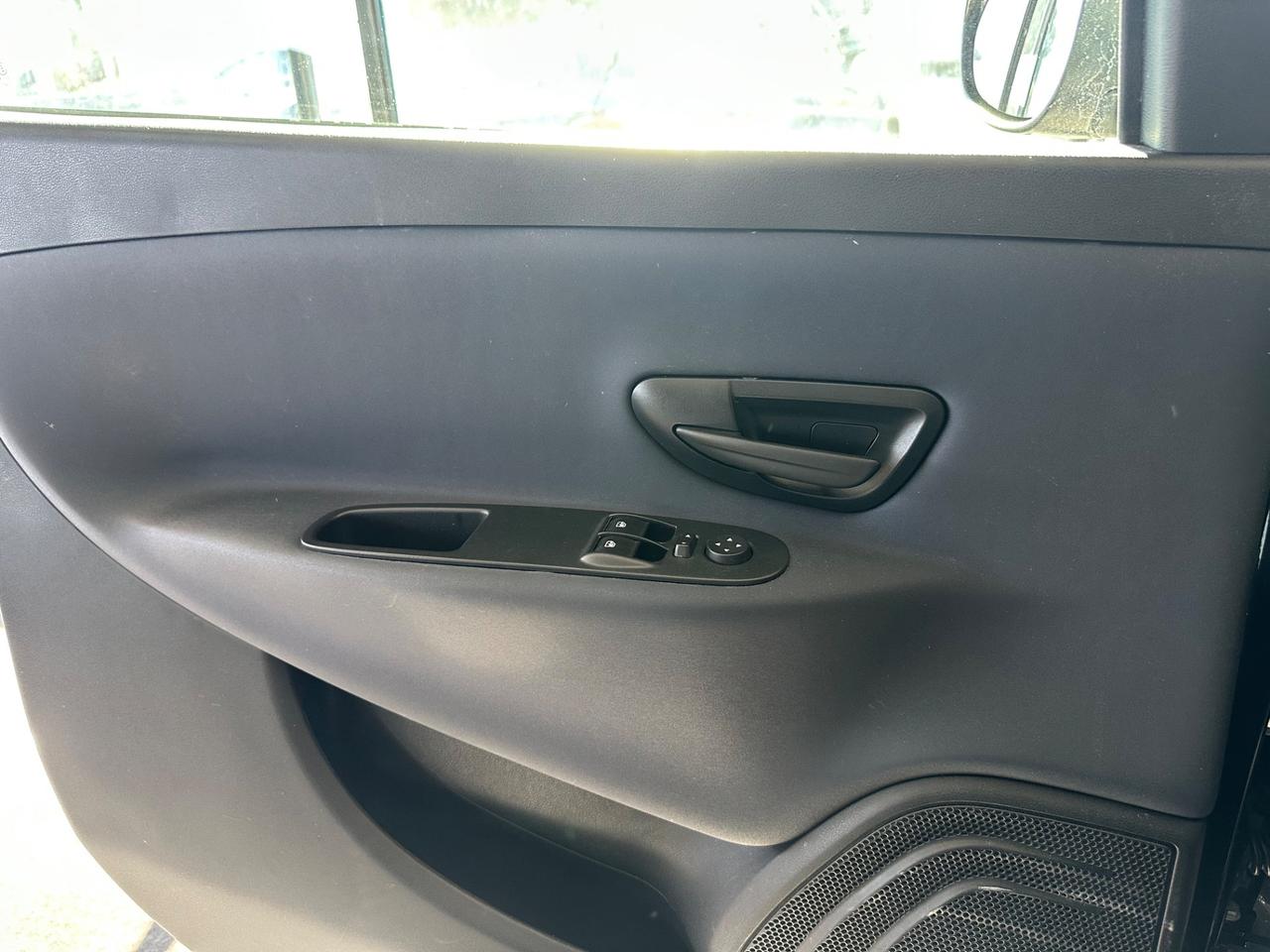 Lancia Ypsilon 1.0 FireFly 5 porte S&S Hybrid Platino