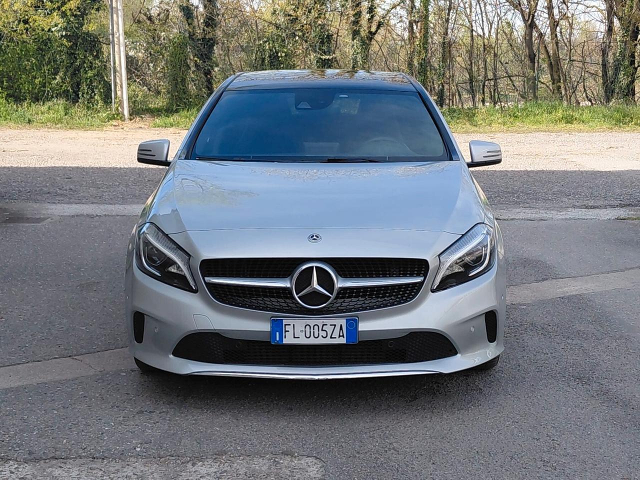 Mercedes-Benz A 180 1.6 Premium UNICO PROP.