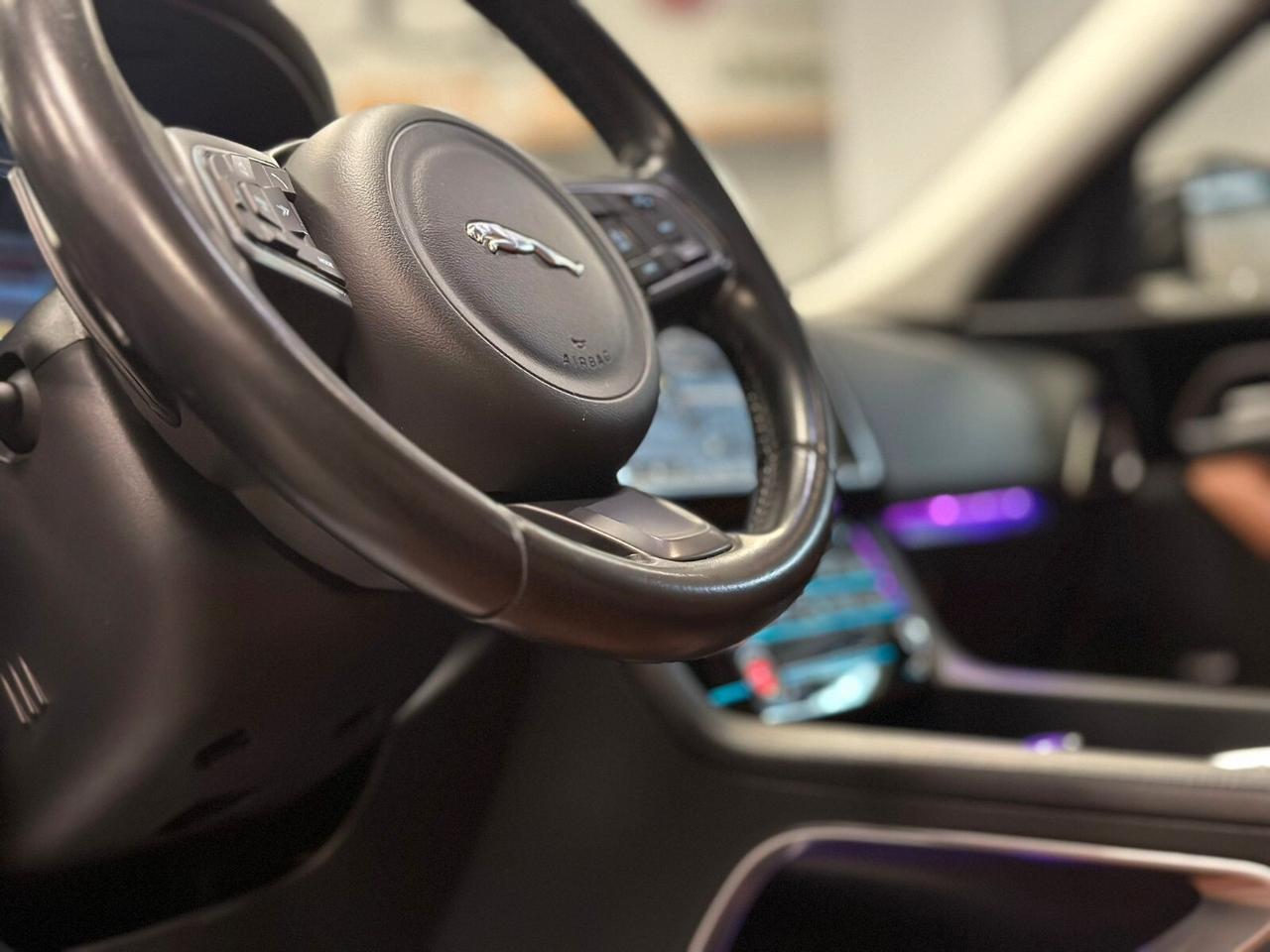 Jaguar F-Pace 2.0 D 180 CV AWD aut. Portfolio