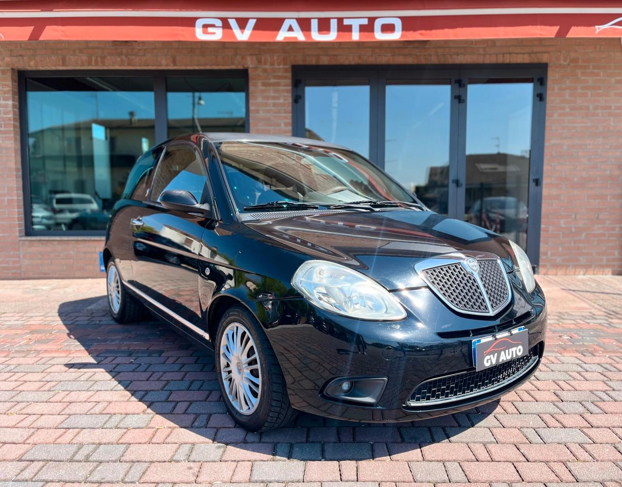 Lancia Ypsilon 1.2 Oro Plus