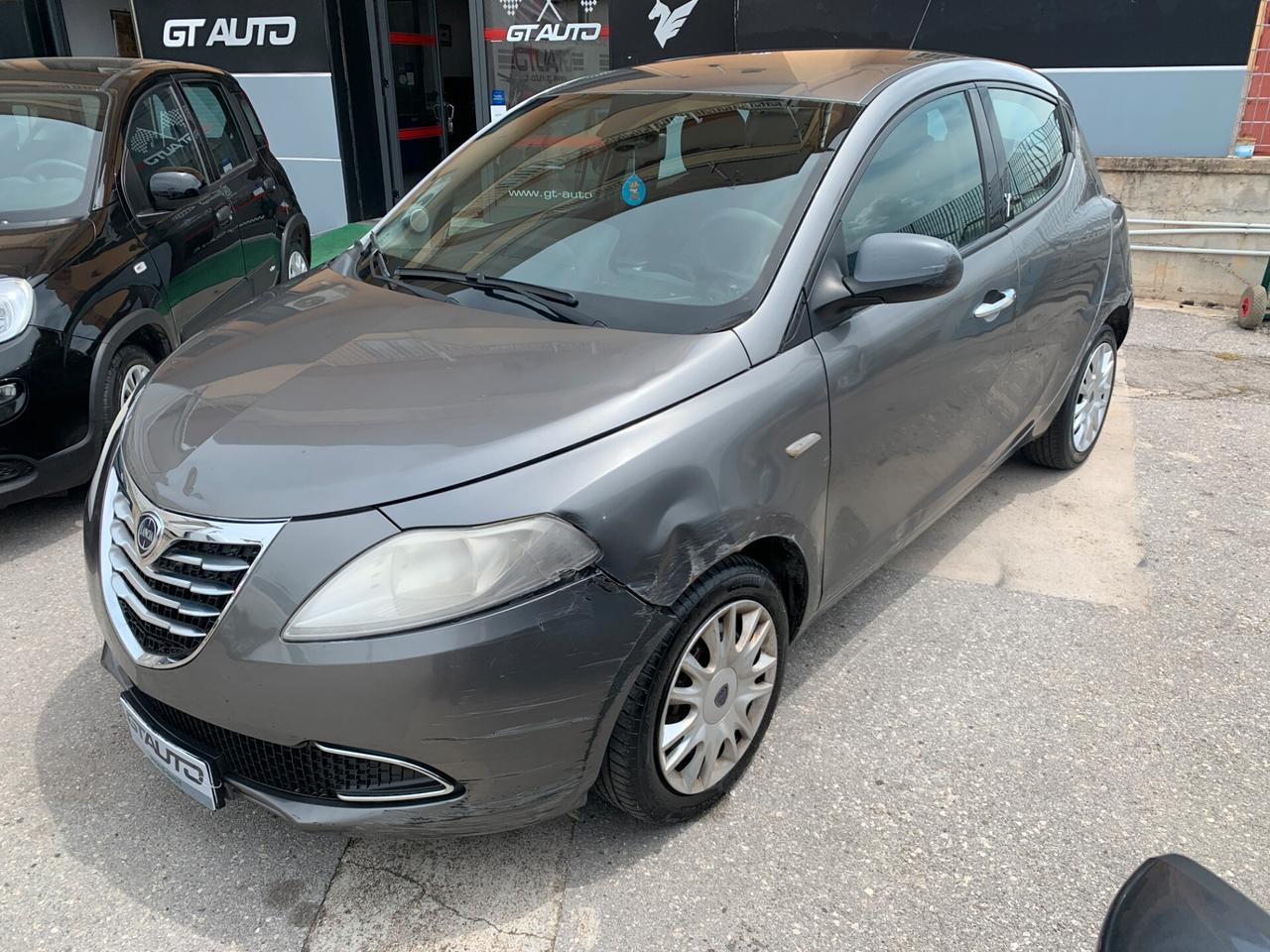 Lancia Ypsilon 1.3 MJT 95CV 5P