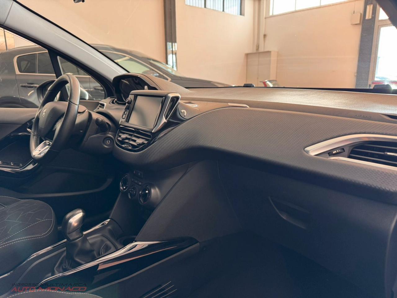 Peugeot 2008 BlueHDi 100cv Business 2019