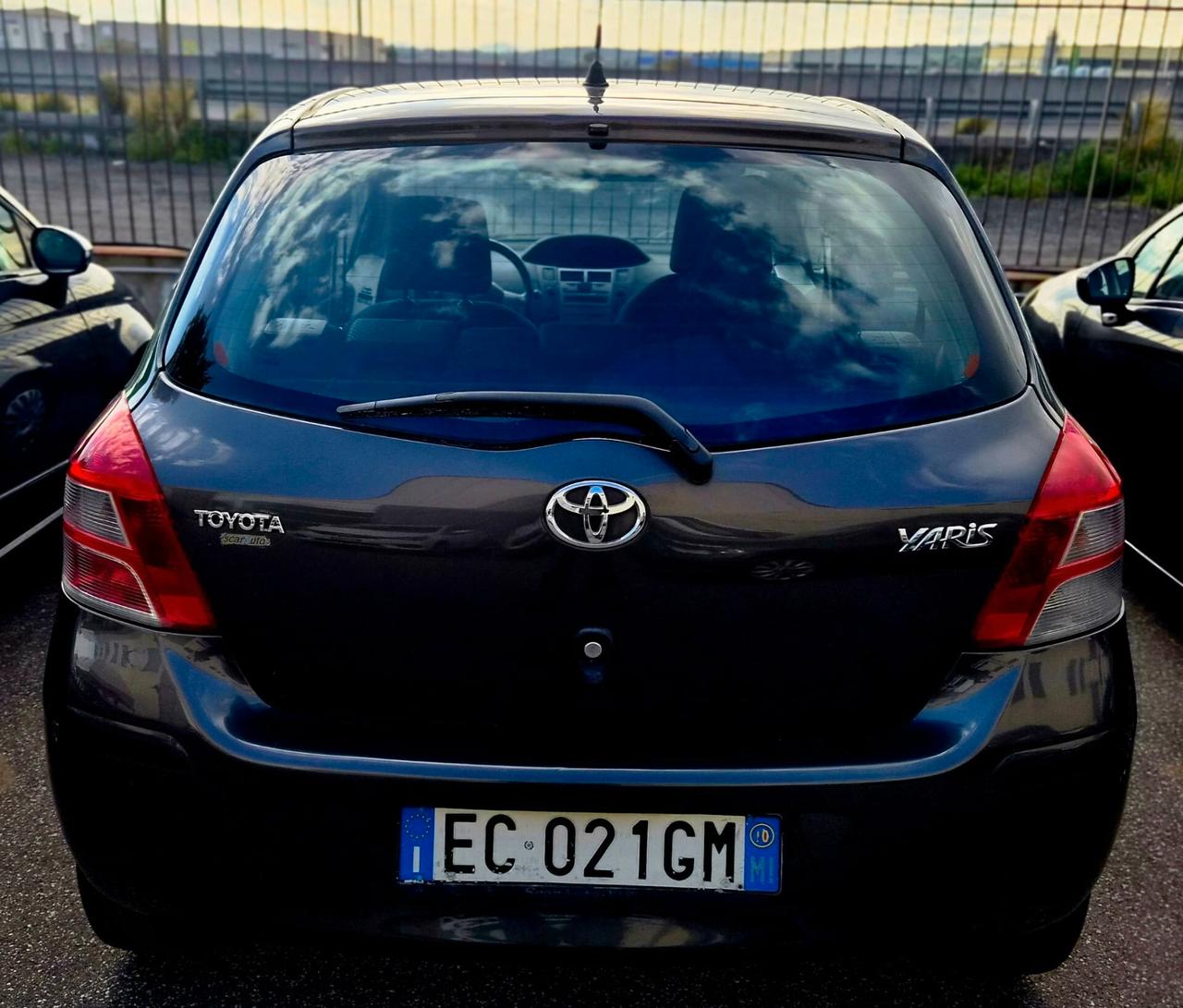 Toyota Yaris 1.3 5P Sol