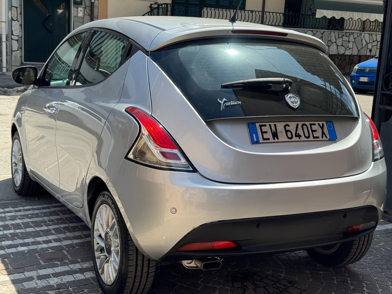 Lancia Ypsilon 1.2 69 CV 5 porte S&S Silver