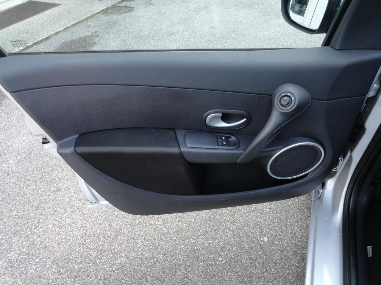 Renault Clio 1.2 16V 5 porte Dynamique