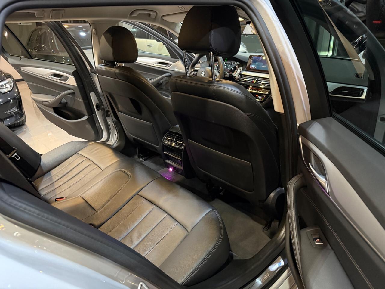 Bmw 520 G31Touring 520d xdrive Luxury GANCIO TRAINO !