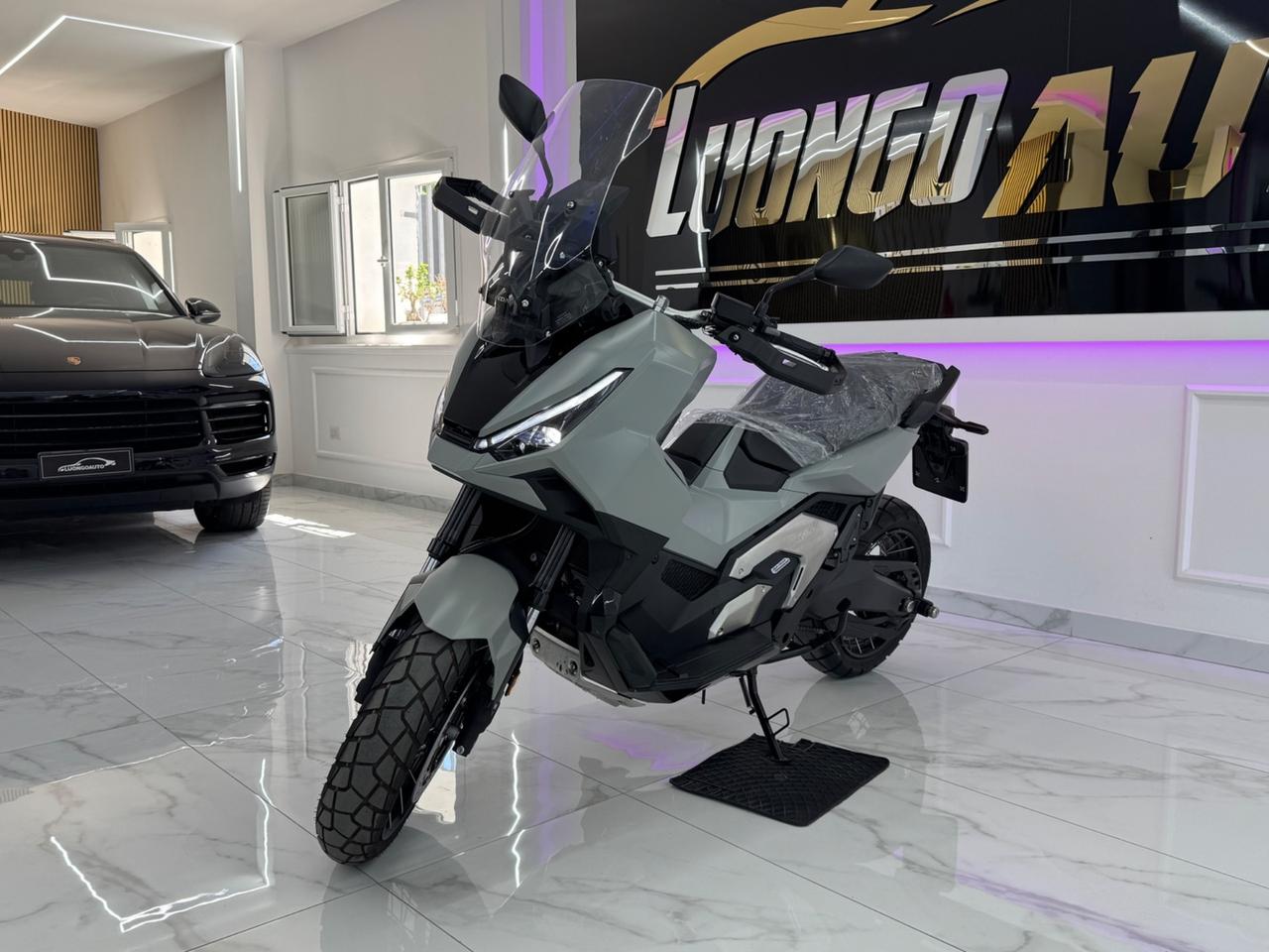 Honda X-ADV 750 Special Color