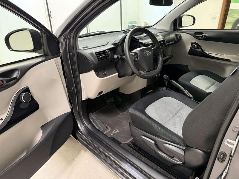 Toyota iQ iQ 1.0 Lounge (high) CVT