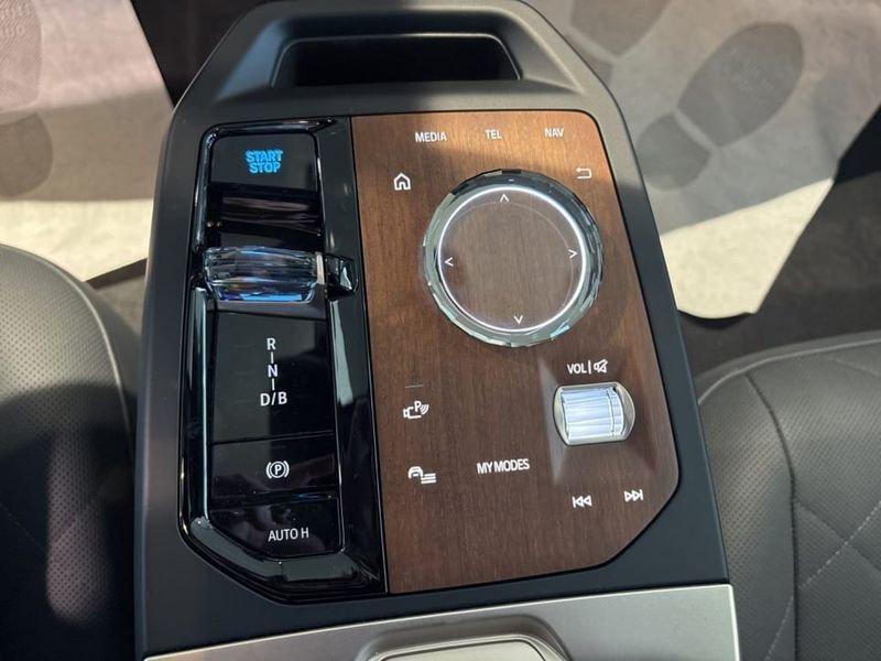 BMW iX xDrive 40 M Sport