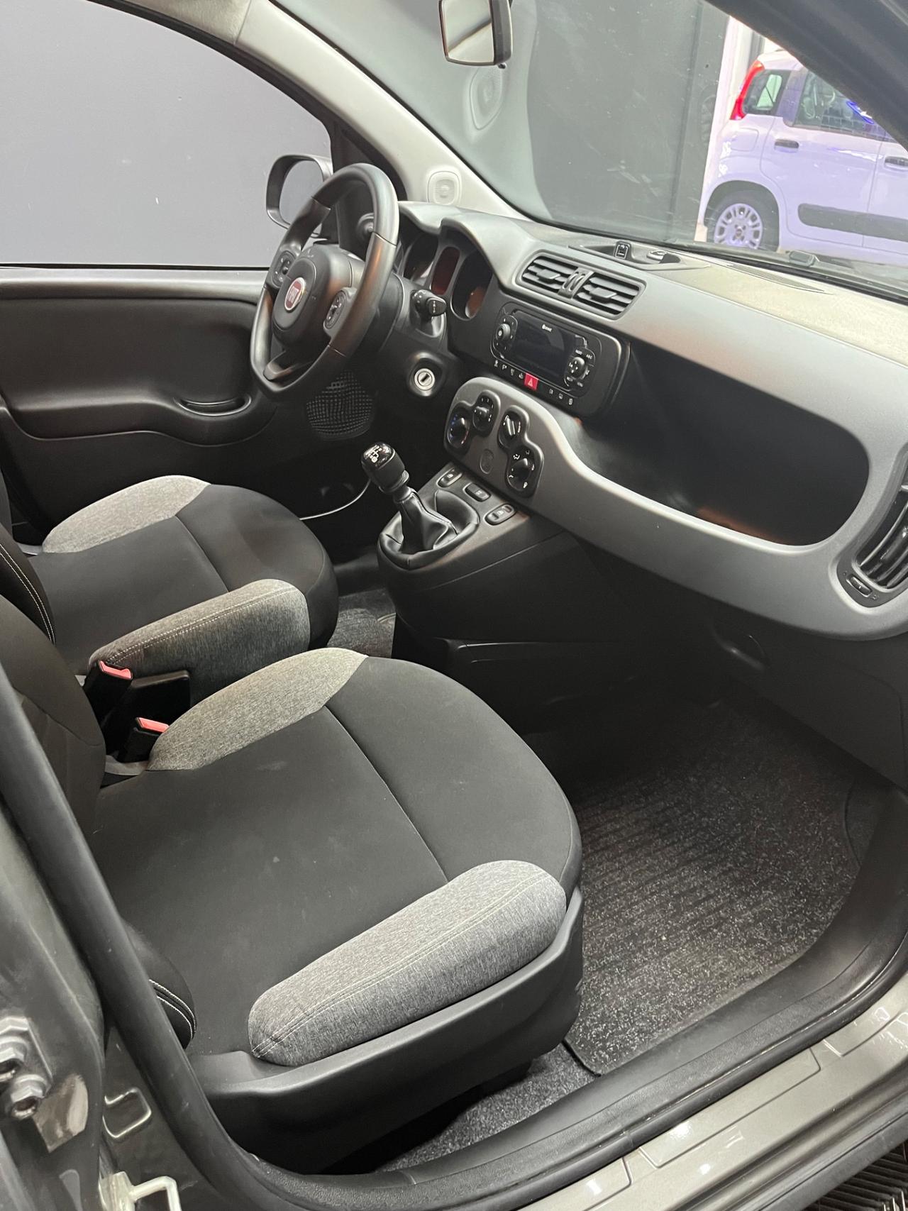 VENDO FIAT PANDA 1.0 FireFly Hybrid 70 CV – Anno 2022
