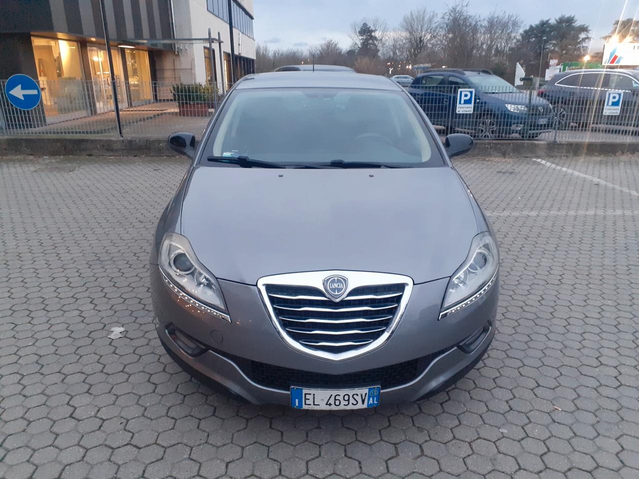 Lancia Delta 2.0 MJT DPF Platinum KM. 49.000