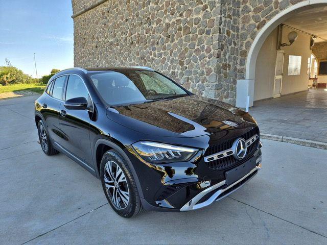 MERCEDES-BENZ GLA 180 Automatic Progressive Advanced