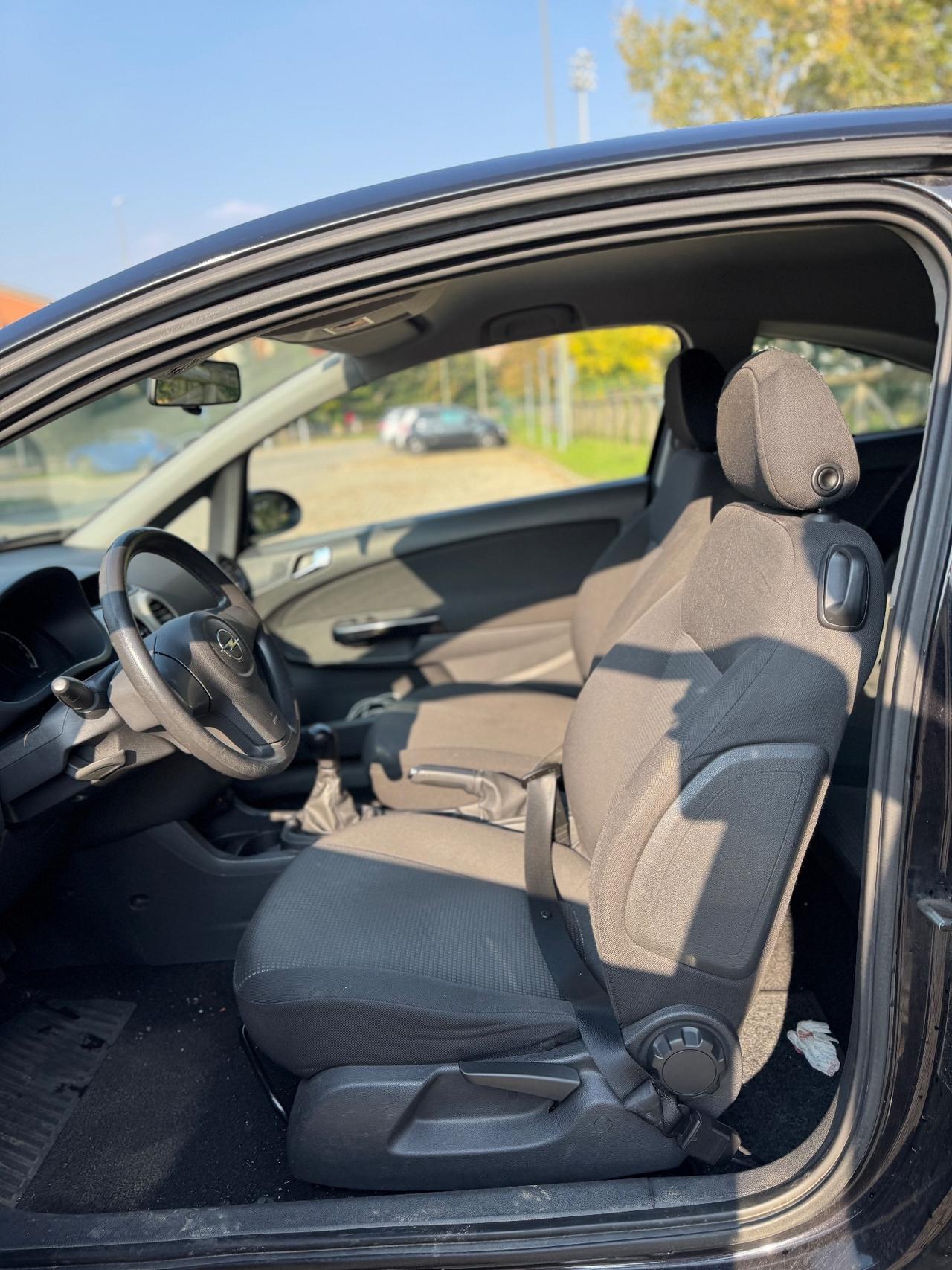 Opel Corsa 1.2 3 porte Easytronic Sport