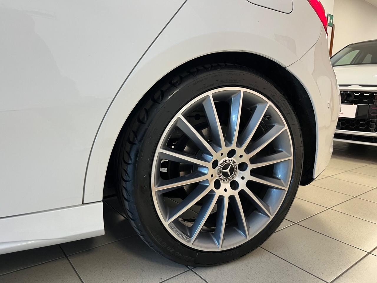 Mercedes classe A 180d Premium Tetto/luci/cerchi19’
