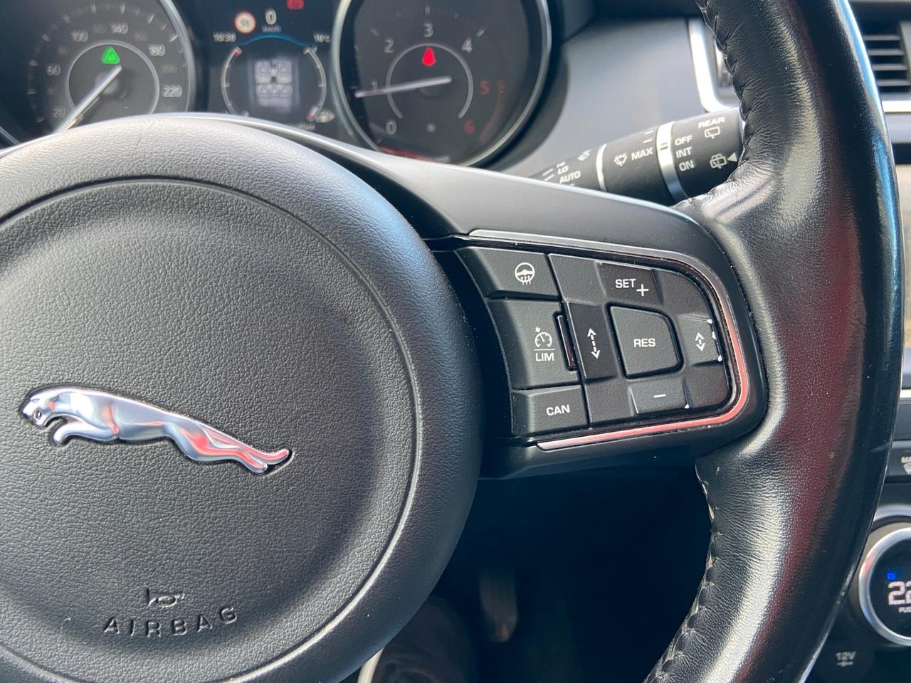 Jaguar E-Pace 2.0d i4 SE awd 180cv auto