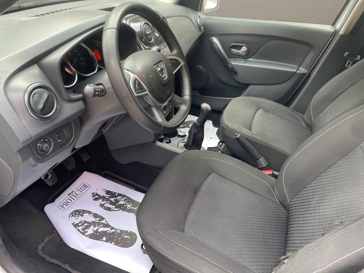 Dacia Sandero UNICO PROPRIETARIO - NEOPATENTATI