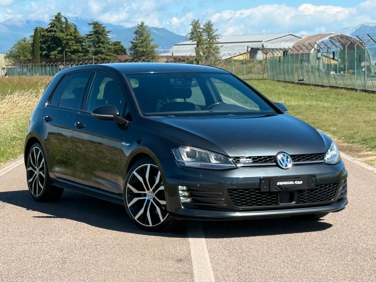 Volkswagen Golf GTD 2.0 TDI DSG 5p. 184cv ""MOLTO BELLA ED EFFICIENTE""
