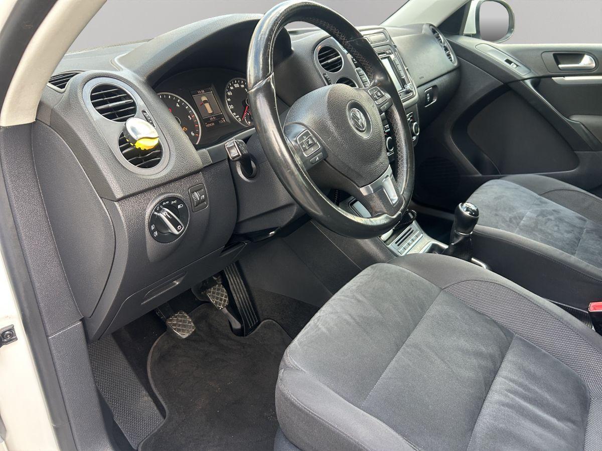 VOLKSWAGEN - Tiguan - 2.0 TDI 140 CV Sport & Style BlueMotion Technology TETTO LED