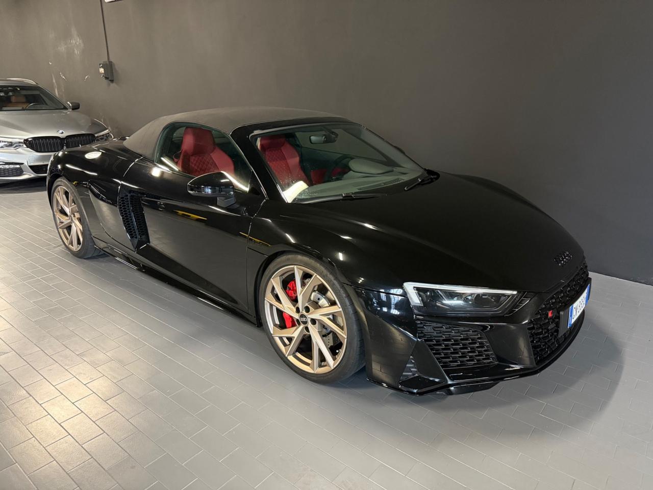 Audi R8 Spyder V10 RWD S tronic performance