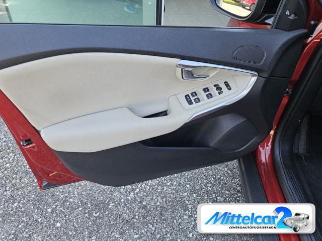 VOLVO V40 Cross Country D2 1.6 Powershift Momentum