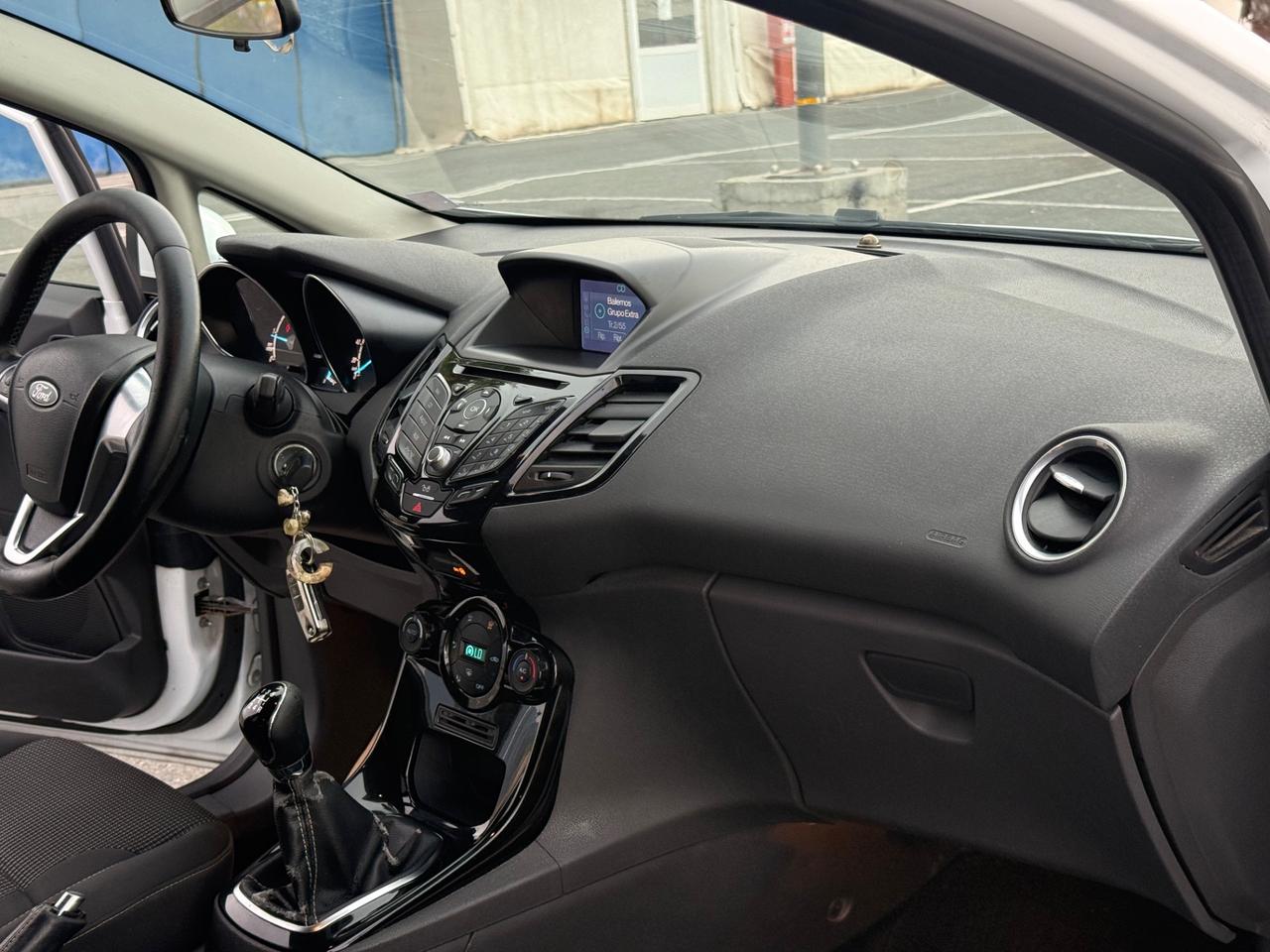 Ford Fiesta 1.5 TDCi 75CV - TITANIUM-FULL