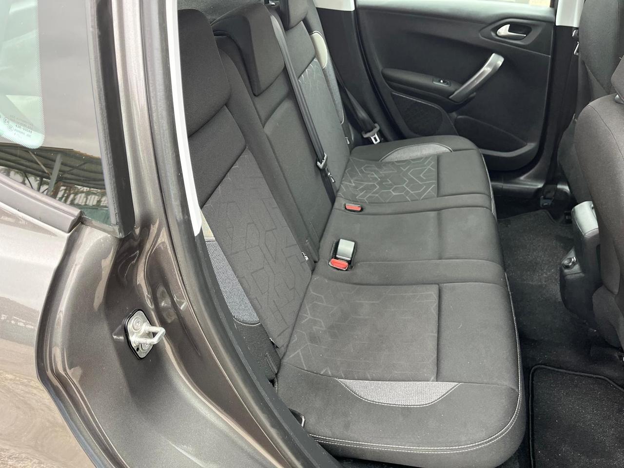 Peugeot 2008-1.6 blue hdi-full-2018