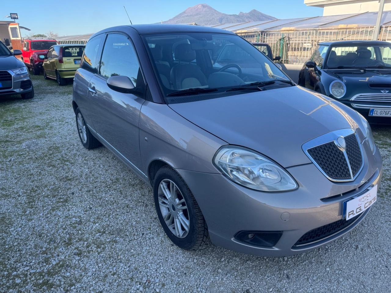 Lancia Ypsilon 1.3 MJT 75 CV Argento