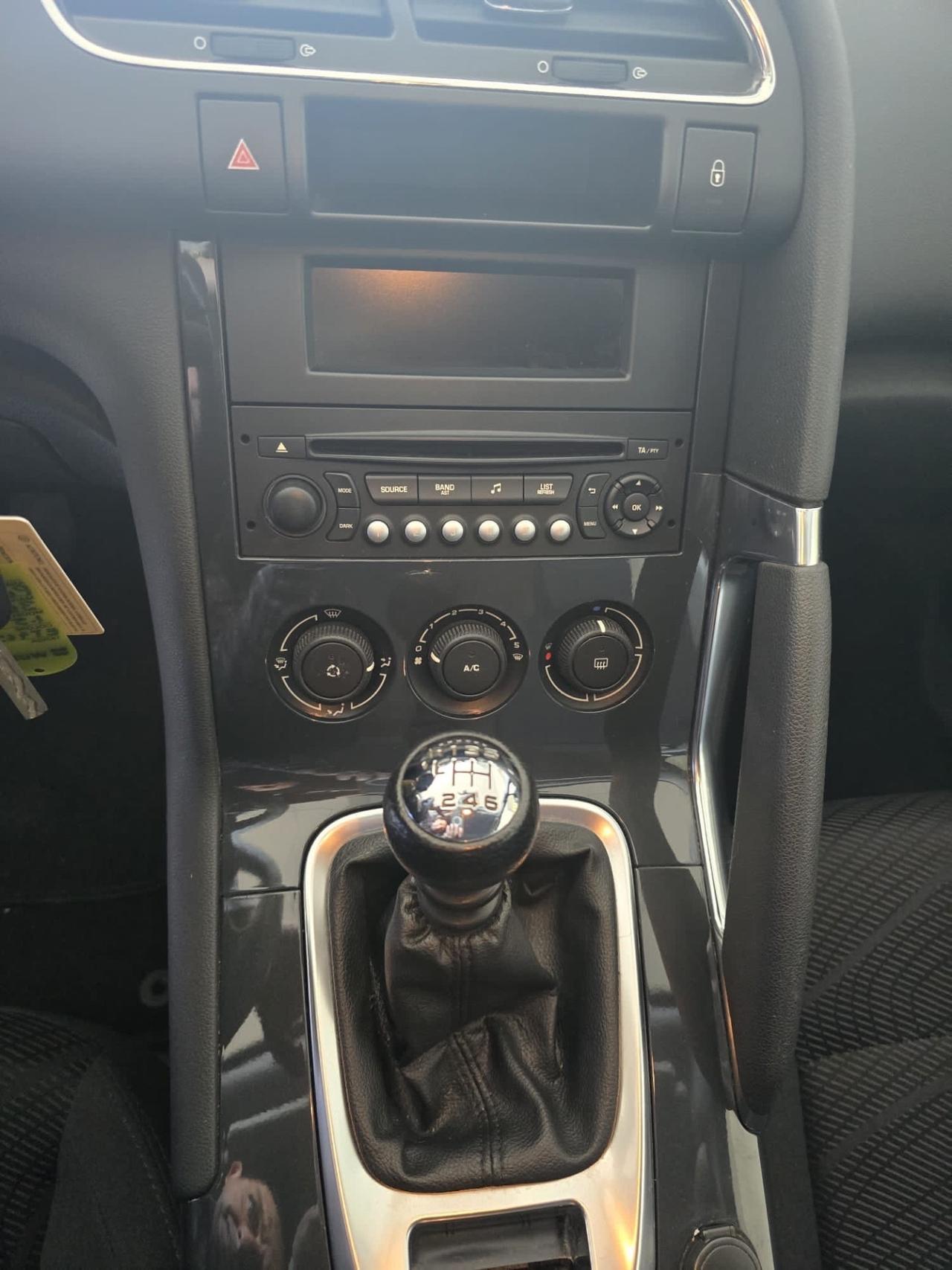 Peugeot 3008 1.6 HDi 115CV Business