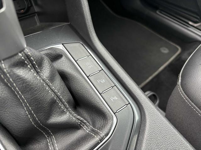 VOLKSWAGEN Tiguan 2.0 TDI 150 CV DSG R-Line TOTAL BLACK