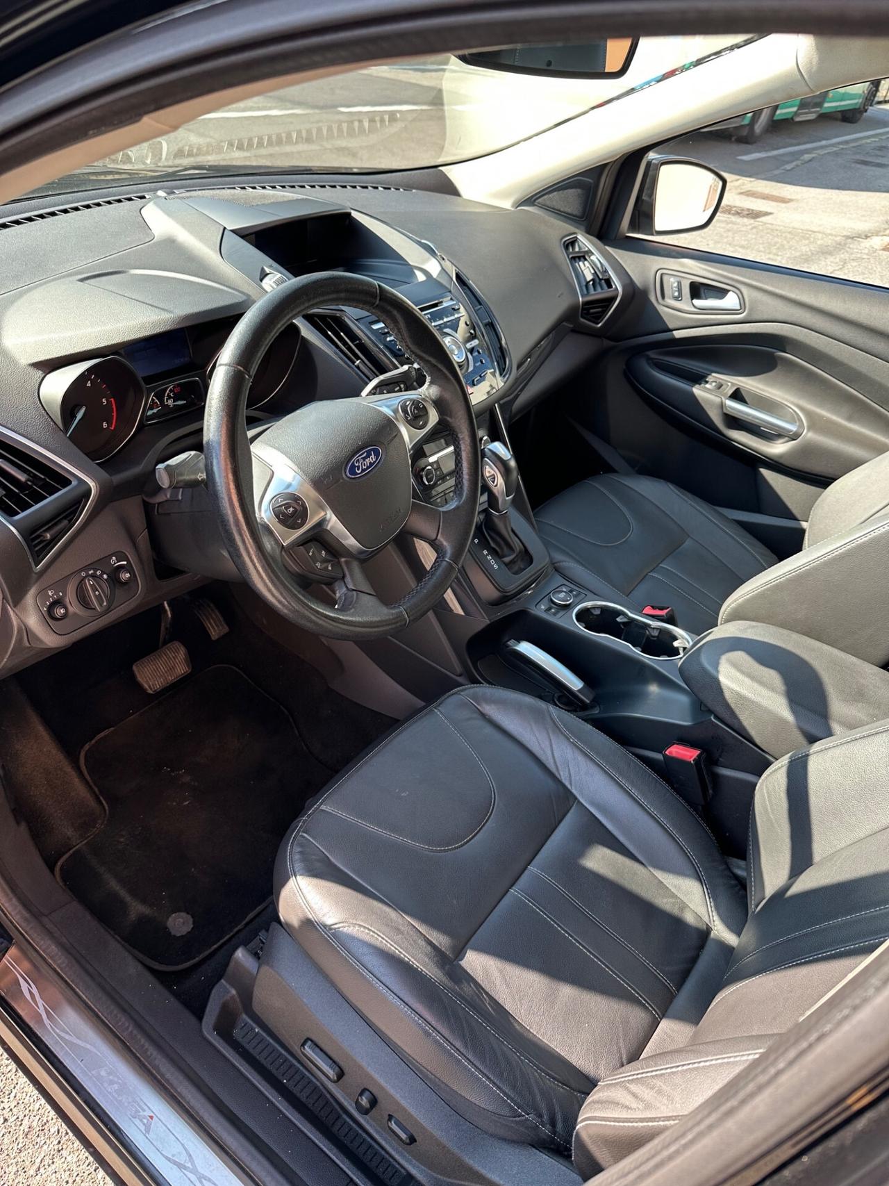 Ford Kuga 2.0 TDCI 140 CV 4WD Powershift Titanium