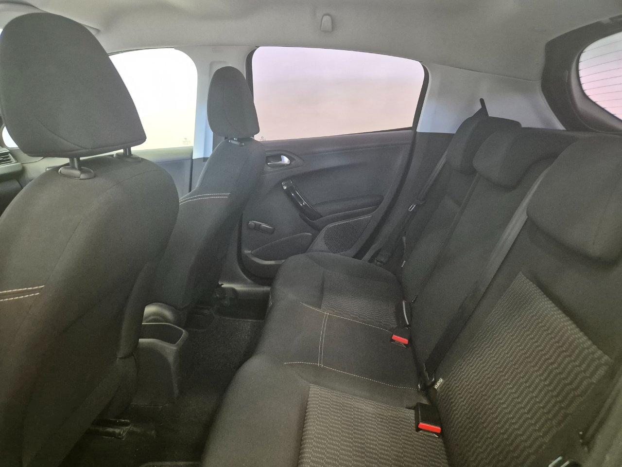Peugeot 208 5p 1.2 puretech Active gpl 82cv - UNIPROPRIETARIO - NEOPATENTATI - Sens. park. - Cruise/Lim