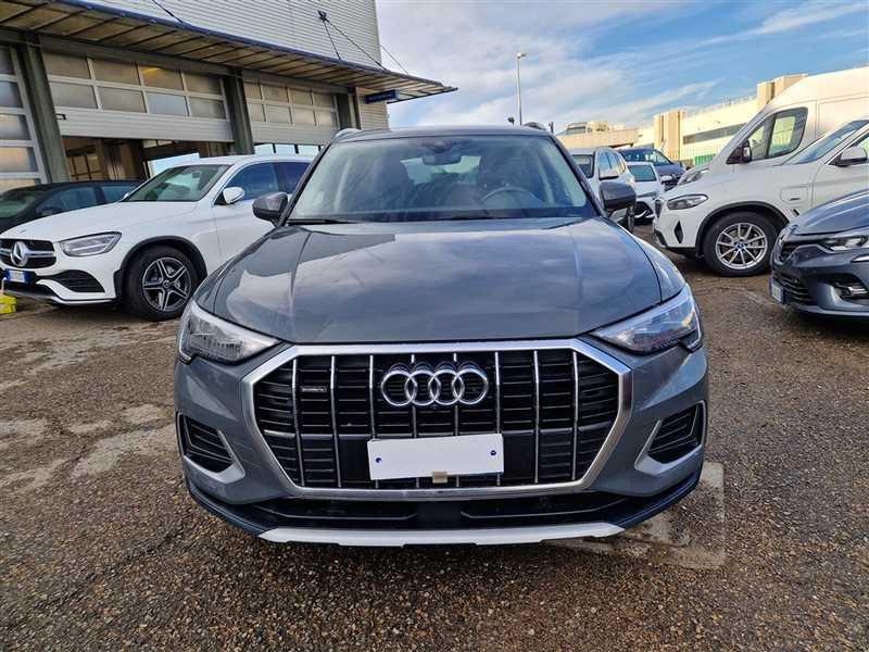 AUDI Q3 35 TDI quattro S tronic Business Advanced