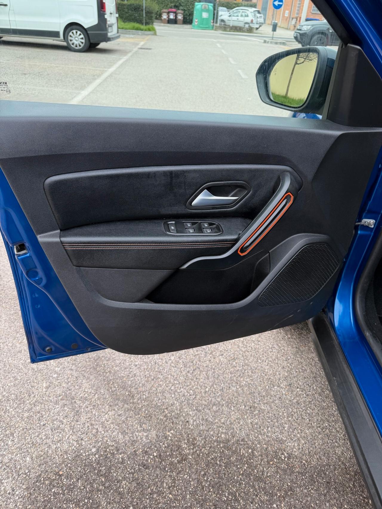 Dacia Duster 1.0 Gpl - NEOP. - NAV. - 12 MESI DI GARANZIA -