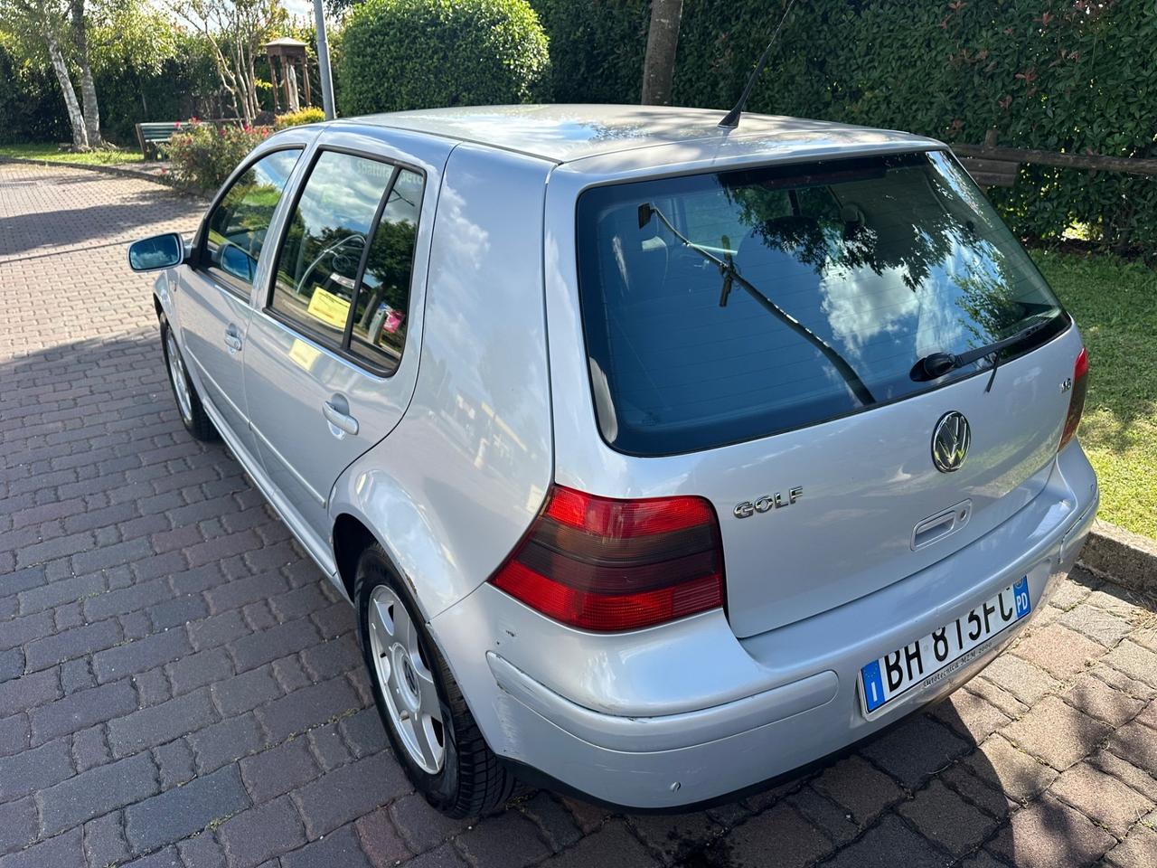 Volkswagen Golf 1.6 benz 2000