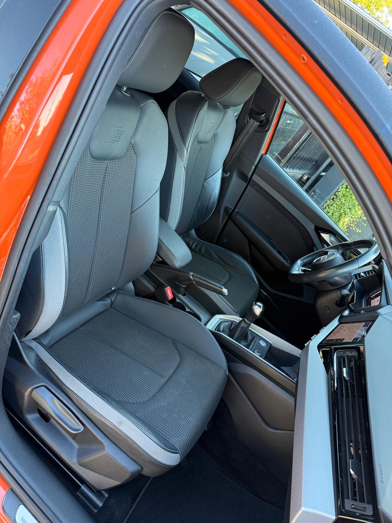 Audi A1 citycarver 30 TFSI Identity Contrast Sline