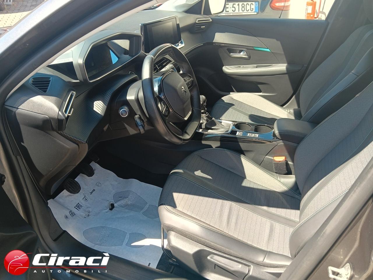 Peugeot 208 PureTech 100 5 porte Allure