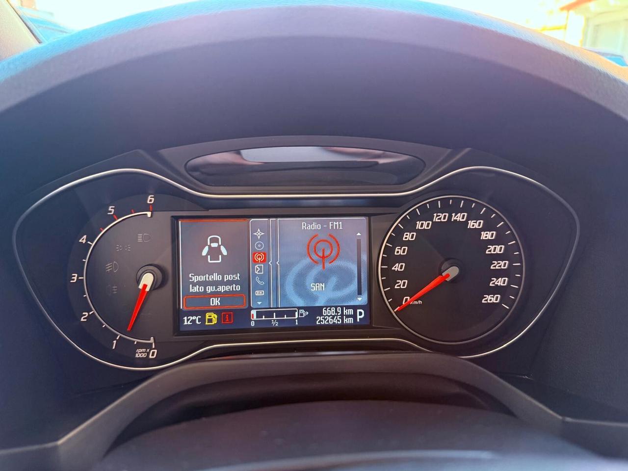 FORD S-MAX 2.0 DIESEL 7 POSTI 2012