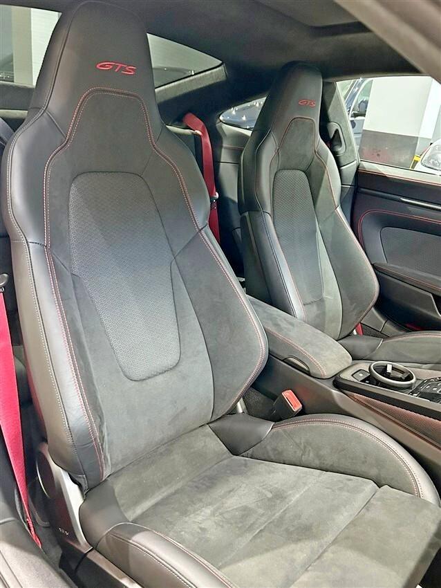 Porsche 911 Carrera GTS