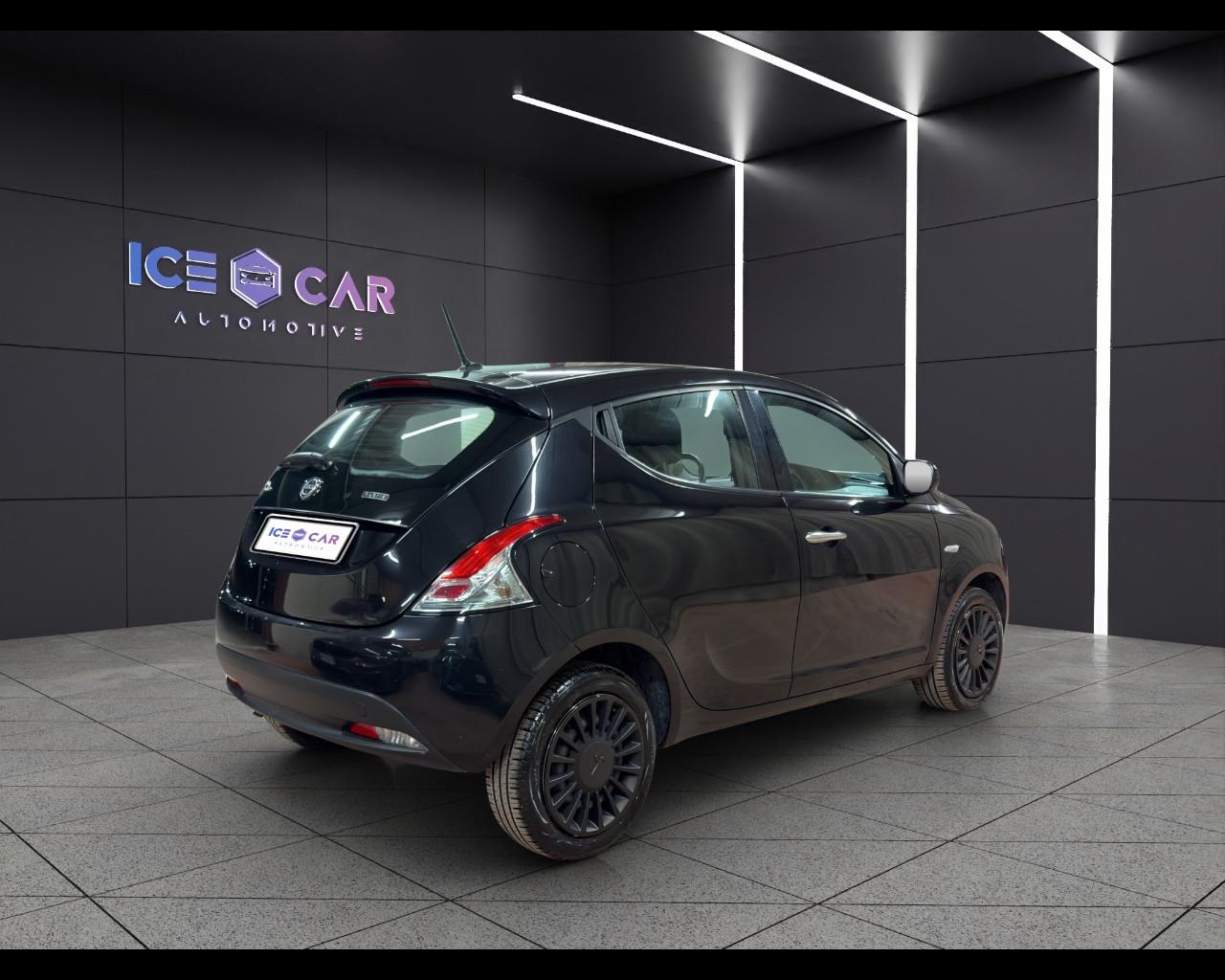 LANCIA Ypsilon 1.0 FireFly 5 porte S&S Hybrid Silver