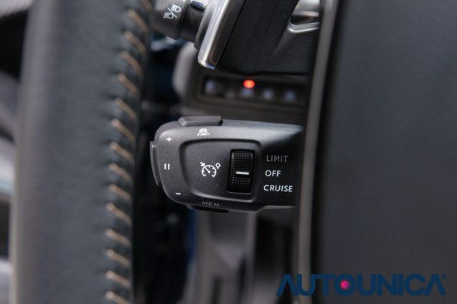 PEUGEOT 3008 HYBRID 180 E-EAT8 ALLURE PACK FULL LED