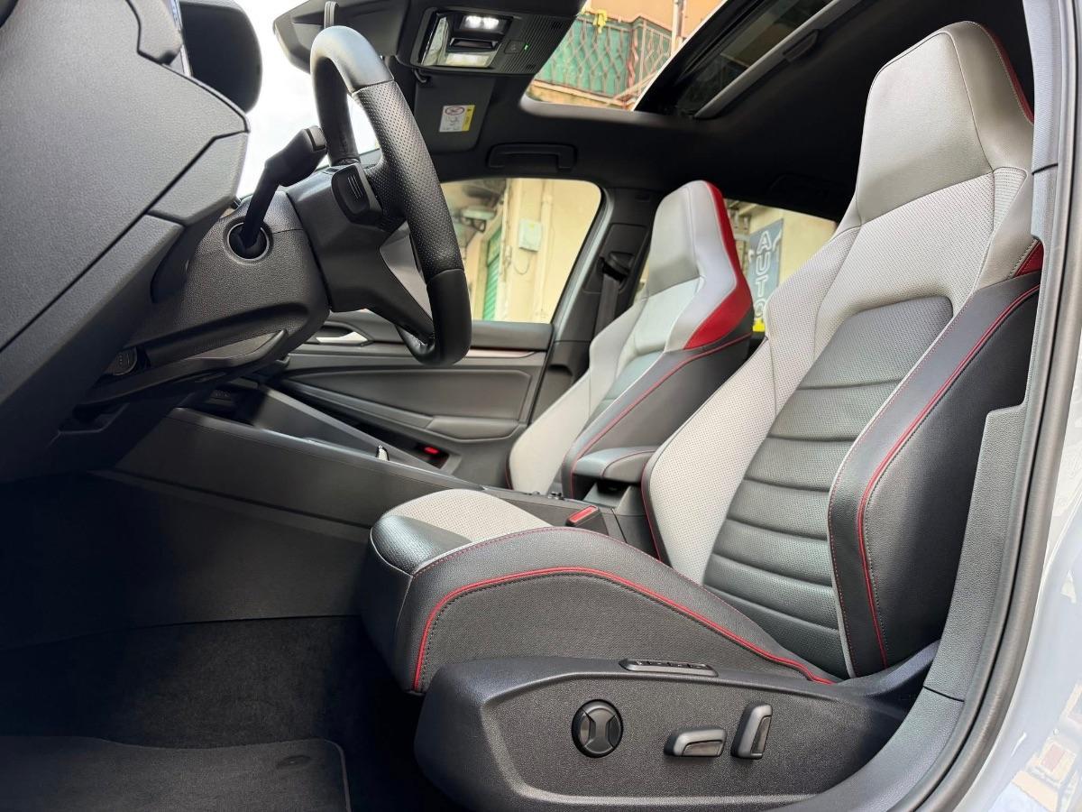 Volkswagen Golf 8 GTI 2.0 TSI 245CV