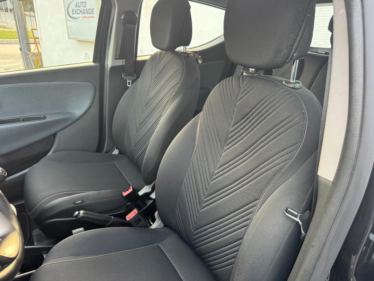 Lancia Ypsilon 1.0 FireFly 5 porte S&S Hybrid Gold