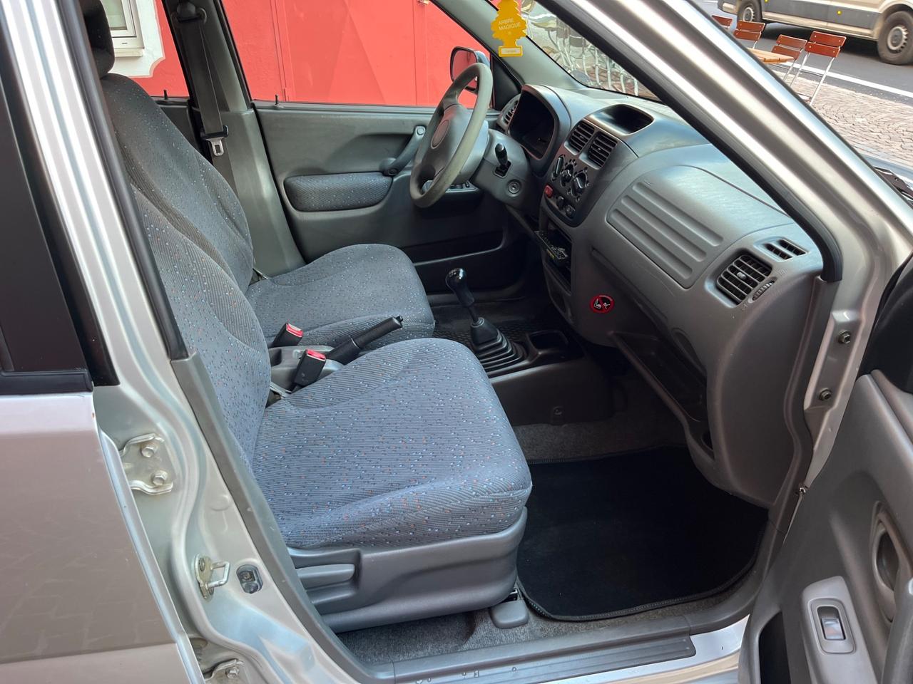Suzuki Ignis 1.3i 16V cat 4WD - 4x4