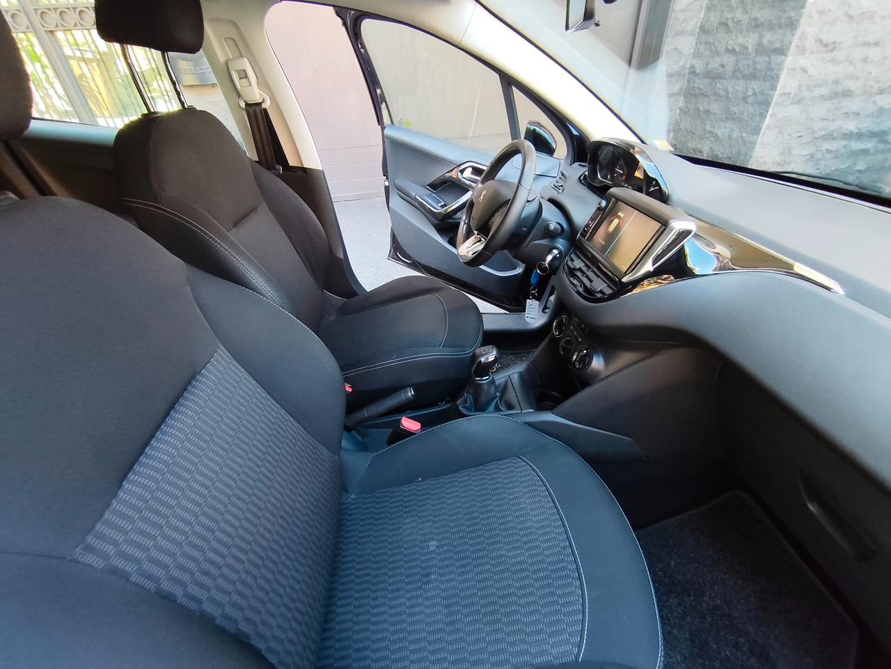 Peugeot 208 1.2 benzina 2018 solo 78.000 km